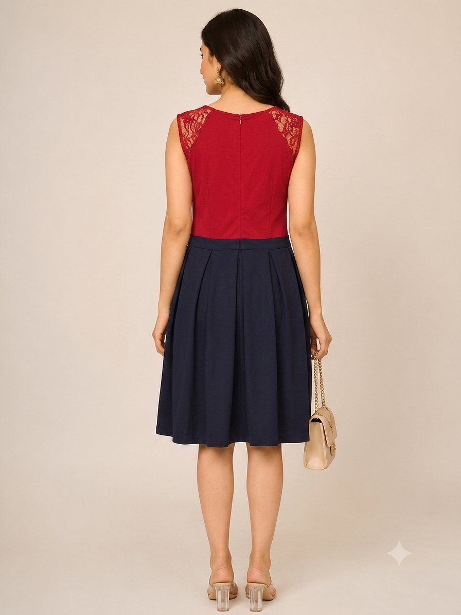 Sleeveless pleated dress
